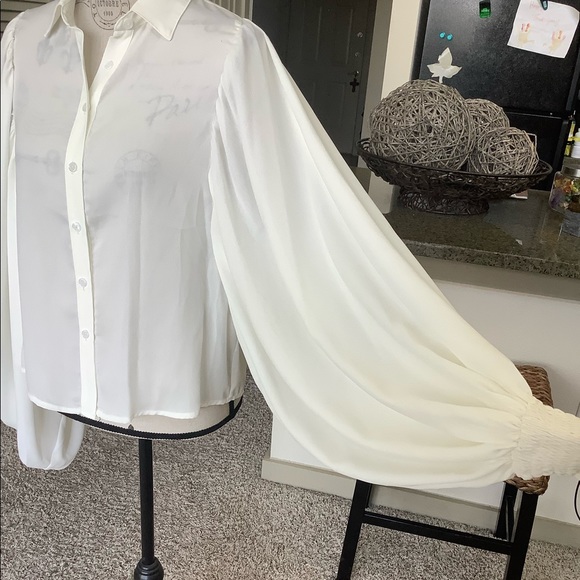 Fashion Nova Tops - 💎 Dramatic Sleeve Blouse 💎